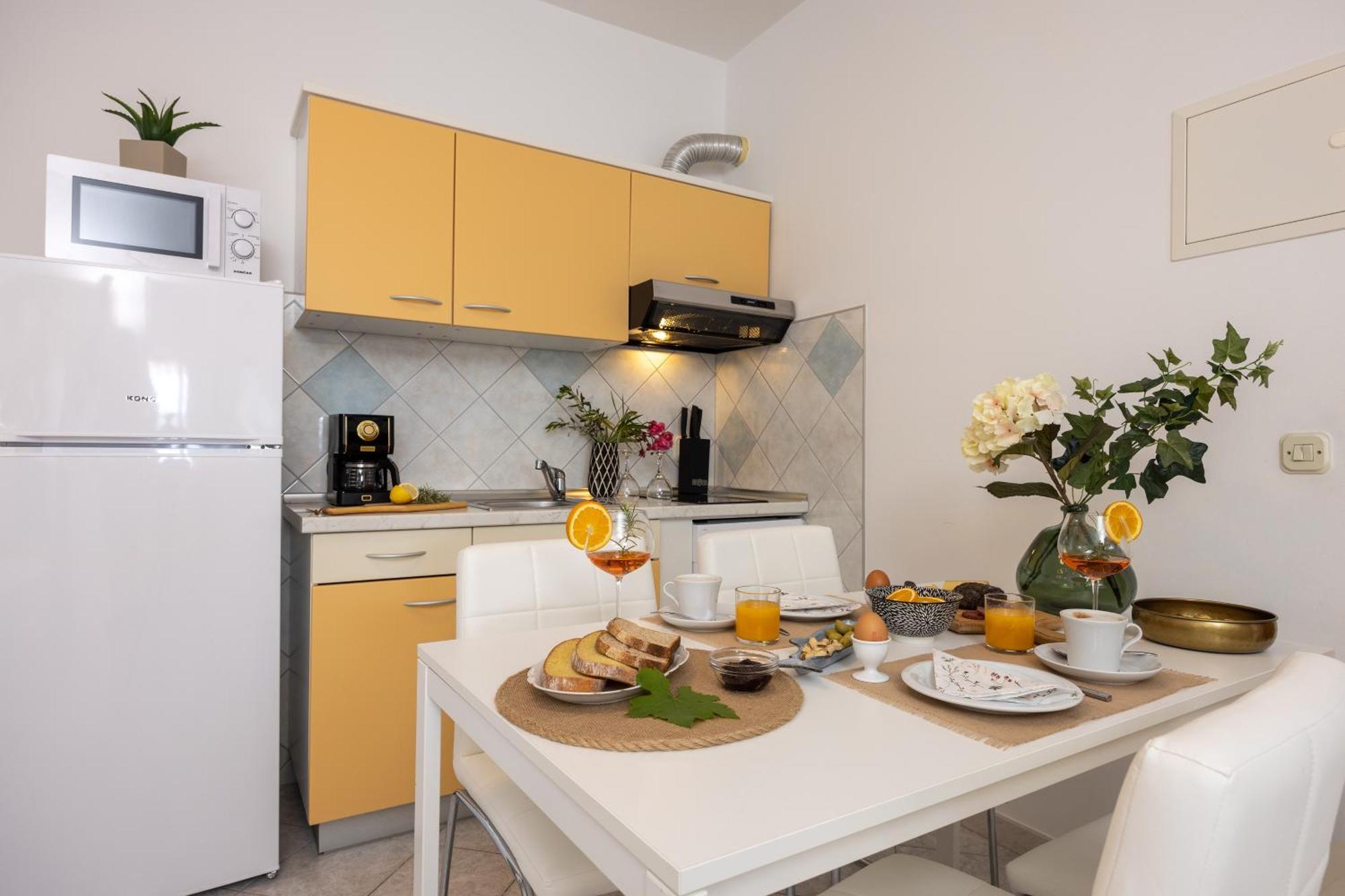 Apartments Stomarica Brela Habitación foto